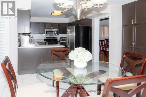 3295 Bloomfield Drive, Mississauga, ON - Indoor Photo Showing Living Room