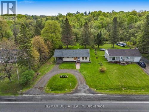 Circular driveway - 3295 Highway 34 Highway, Champlain, ON 