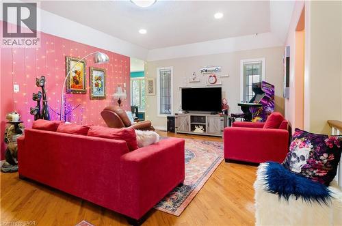 61 Devils Creek Drive, Cambridge, ON - Indoor Photo Showing Living Room