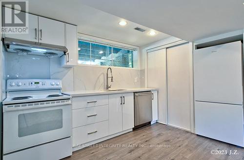 Lower - 27 Heathview Avenue, Toronto, ON - Indoor Photo Showing Kitchen