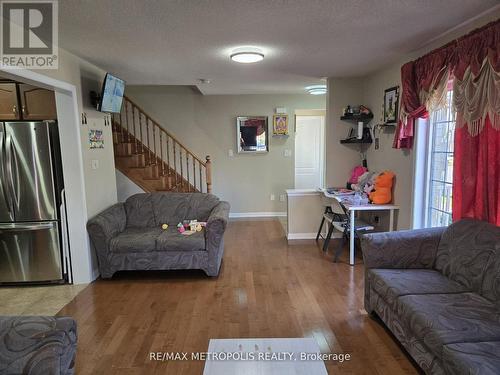 1913 Liatris Drive, Pickering, ON - Indoor Photo Showing Living Room