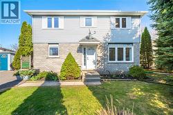 10 RISTAU Crescent  Kitchener, ON N2E 3A8