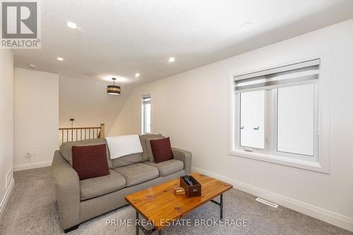 51 Compass Trail, Central Elgin, ON - Indoor Photo Showing Living Room