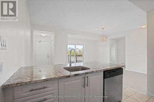 42 Sternes Private, Ottawa, ON - Indoor Photo Showing Kitchen
