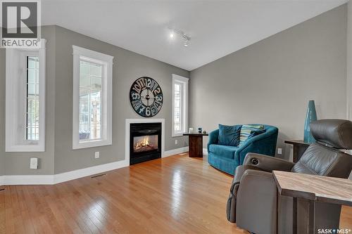8531 Thurston Crescent, Regina, SK - Indoor Photo Showing Living Room With Fireplace
