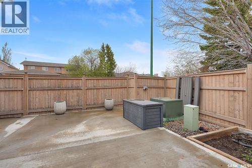 8531 Thurston Crescent, Regina, SK - Outdoor