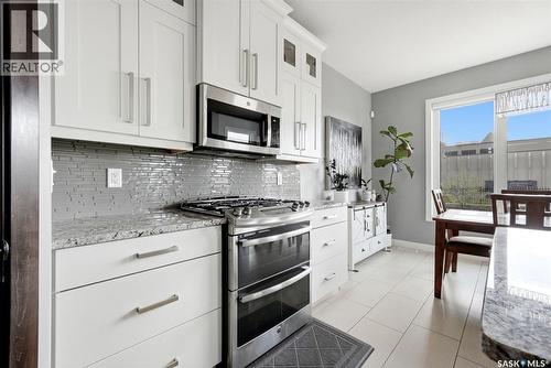 3930 Sandhill Crescent, Regina, SK - Indoor Photo Showing Kitchen With Upgraded Kitchen