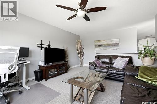 3930 Sandhill Crescent, Regina, SK - Indoor Photo Showing Living Room