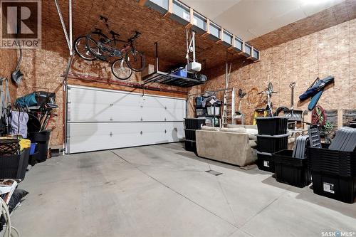 3930 Sandhill Crescent, Regina, SK - Indoor Photo Showing Garage