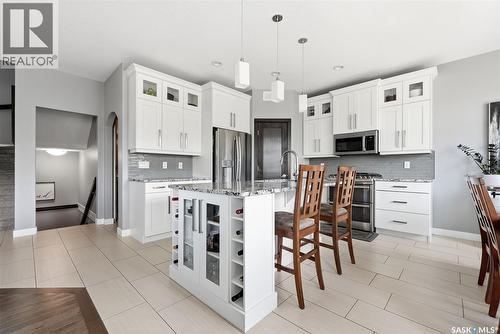 3930 Sandhill Crescent, Regina, SK - Indoor Photo Showing Kitchen With Stainless Steel Kitchen With Upgraded Kitchen