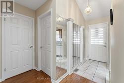 Bright & spacious end unit. - 