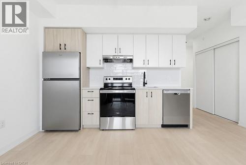 4878 Powers Common Unit# 208, Burlington, ON - Indoor Photo Showing Kitchen
