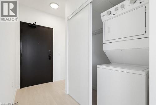 4878 Powers Common Unit# 208, Burlington, ON - Indoor Photo Showing Laundry Room