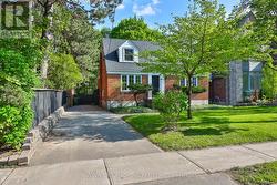 81 YORKVIEW DRIVE Toronto, ON M2R 1J9