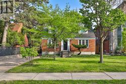 81 YORKVIEW DRIVE  Toronto, ON M2R 1J9