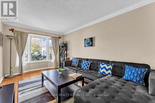 108 Candy Crescent, Brampton, ON - Indoor Photo Showing Living Room