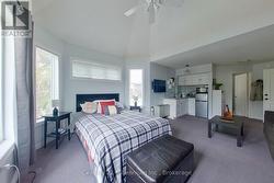 Bachelor Suite - 
