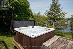 Walk out to Hot Tub - 