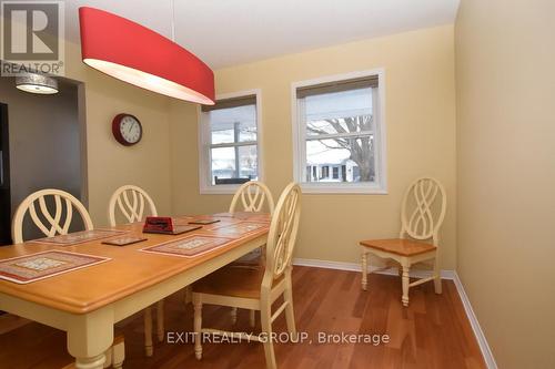 1 Quaker Court, Prince Edward County (Wellington Ward), ON - Indoor Photo Showing Dining Room