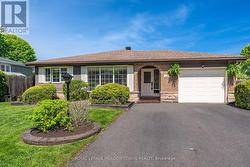 12 HEATHER COURT Halton Hills, ON L7G 2R6