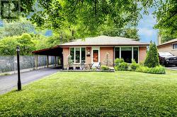 2694 TRUSCOTT DRIVE  Mississauga, ON L5J 2B7