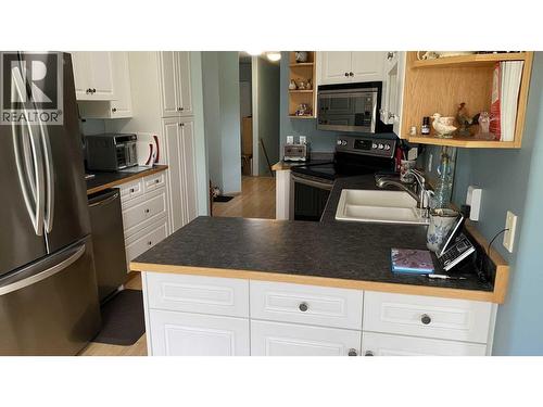 444 Cameron Road, Quesnel, BC - Indoor Photo Showing Kitchen With Double Sink
