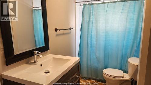 701 Marentette Unit# A, Windsor, ON - Indoor Photo Showing Bathroom