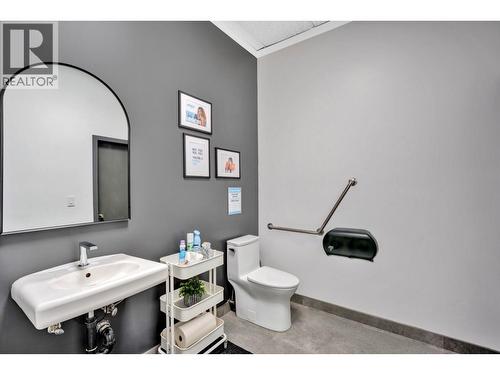 1675 Kingsway, Vancouver, BC 