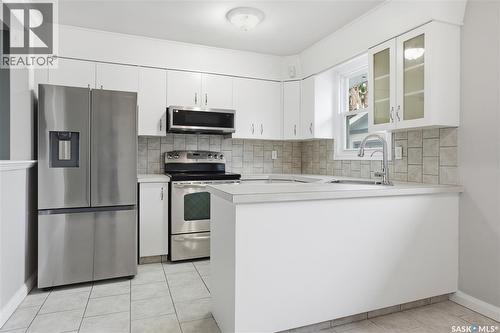 219 Nagel Crescent, Regina, SK - Indoor Photo Showing Kitchen