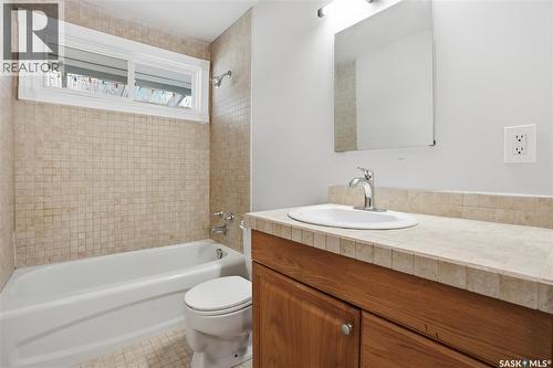 219 Nagel Crescent, Regina, SK - Indoor Photo Showing Bathroom