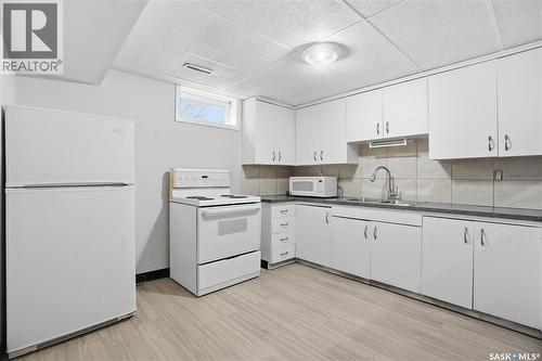 219 Nagel Crescent, Regina, SK - Indoor Photo Showing Kitchen
