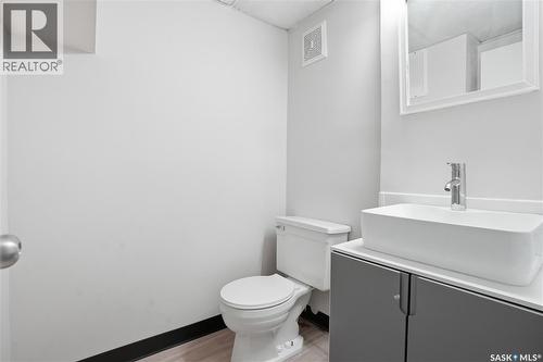 219 Nagel Crescent, Regina, SK - Indoor Photo Showing Bathroom