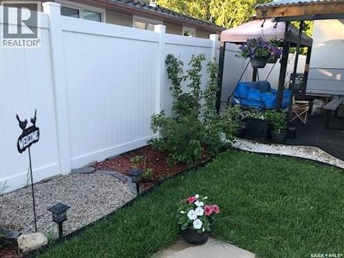 219 Nagel Crescent, Regina, SK - Outdoor