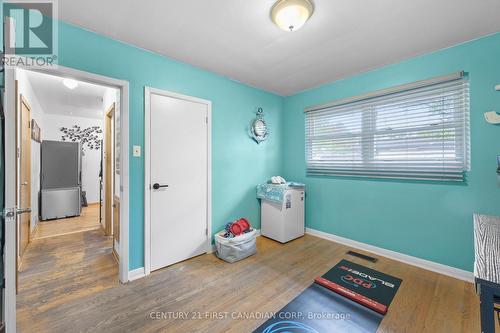58 Centre Crescent N, London South (South D), ON - Indoor