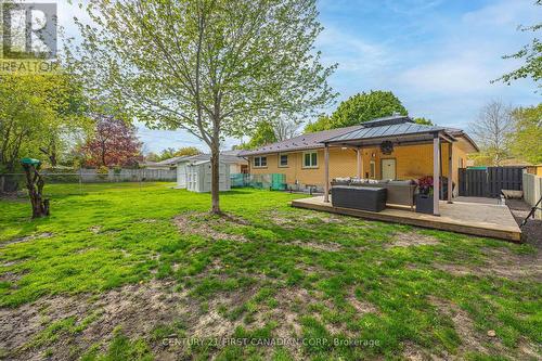 58 Centre Crescent N, London South (South D), ON - Outdoor With Backyard
