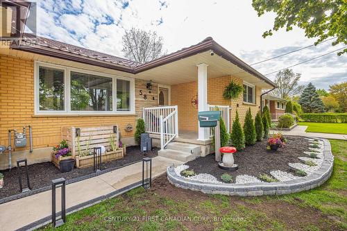 58 Centre Crescent N, London South (South D), ON - Outdoor
