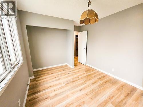 620 Yates Crescent, Faro, YT - Indoor Photo Showing Other Room