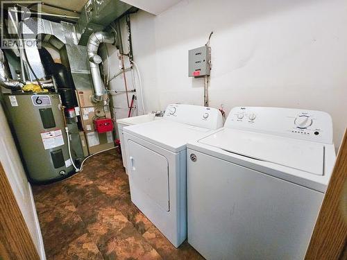 620 Yates Crescent, Faro, YT - Indoor Photo Showing Laundry Room