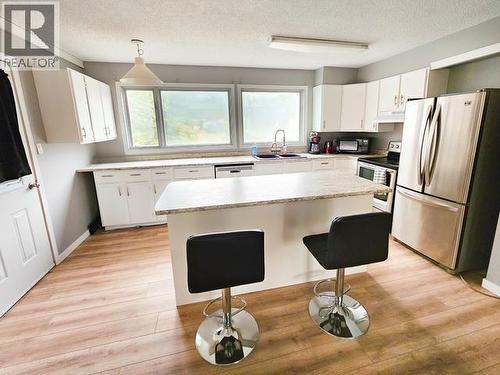 620 Yates Crescent, Faro, YT - Indoor Photo Showing Kitchen