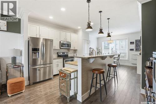 431 Eaton Lane, Saskatoon, SK - Indoor Photo Showing Kitchen With Upgraded Kitchen