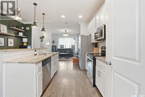 431 Eaton Lane, Saskatoon, SK - Indoor Photo Showing Kitchen With Upgraded Kitchen