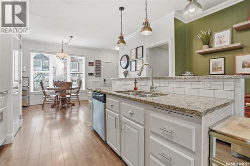 431 Eaton Lane, Saskatoon, SK - Indoor Photo Showing Kitchen With Double Sink With Upgraded Kitchen