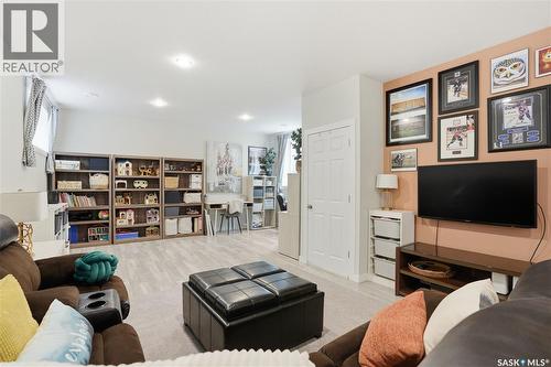 431 Eaton Lane, Saskatoon, SK - Indoor Photo Showing Living Room