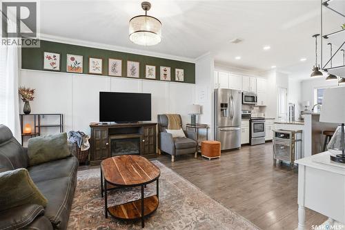 431 Eaton Lane, Saskatoon, SK - Indoor Photo Showing Living Room