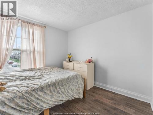 836 Elliott, Windsor, ON - Indoor Photo Showing Bedroom