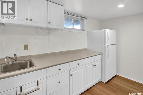 312 Mckinnon Avenue S, Saskatoon, SK - Indoor Photo Showing Kitchen