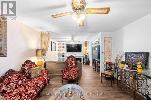 39 Danesbury Crescent, Brampton, ON - Indoor Photo Showing Living Room