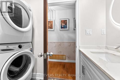 39 Danesbury Crescent, Brampton, ON - Indoor Photo Showing Laundry Room