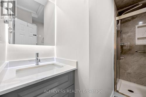 39 Danesbury Crescent, Brampton, ON - Indoor Photo Showing Bathroom