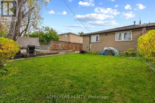 39 Danesbury Crescent, Brampton, ON - Outdoor